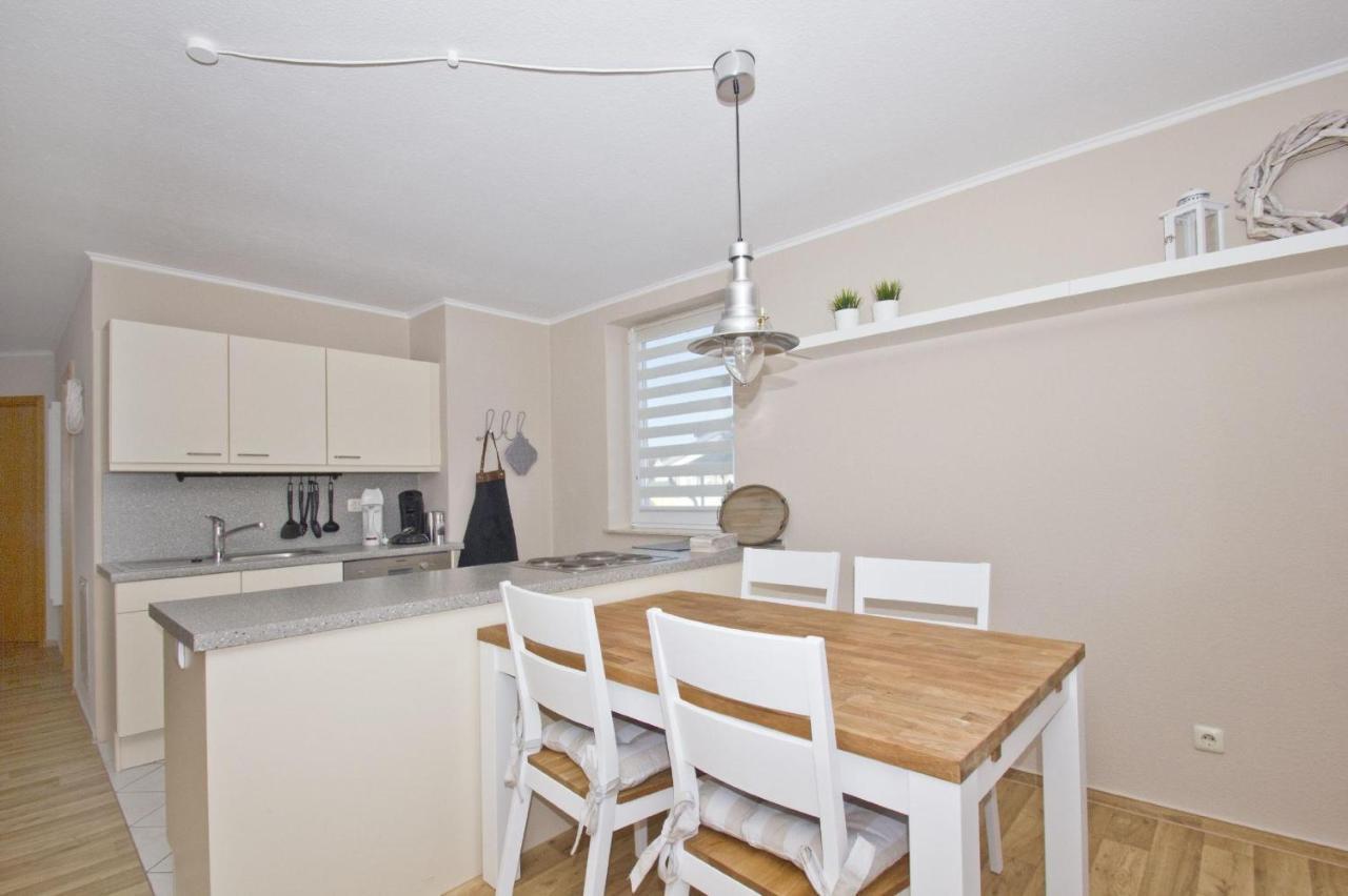 Ferienwohnung Mit Balkon, Gratis Nutzung Vom Ahoi Erlebnisbad Und Sauna In Sellin - Haus Strandeck Fewo 20 Gohren Bagian luar foto